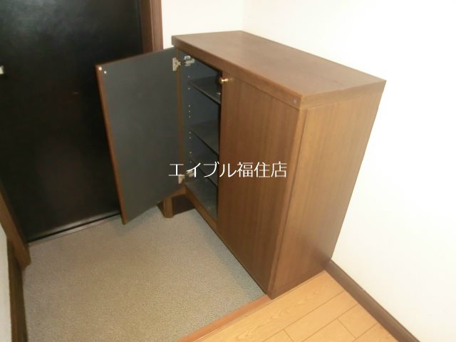 ウエストヒルズ壱番館 玄関