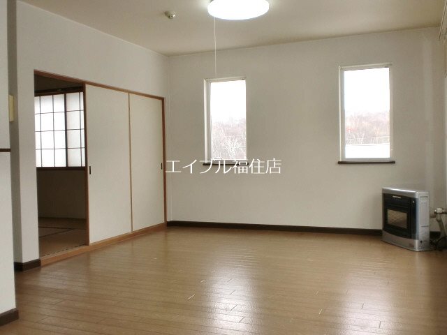 ウエストヒルズ壱番館 リビング
