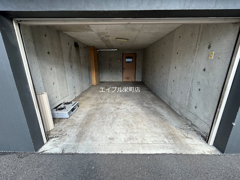 イースト北30条 駐車場