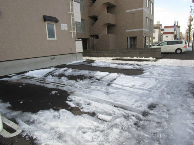 アットホームN20 駐車場