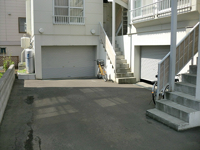 GRASS　FIELD エントランス