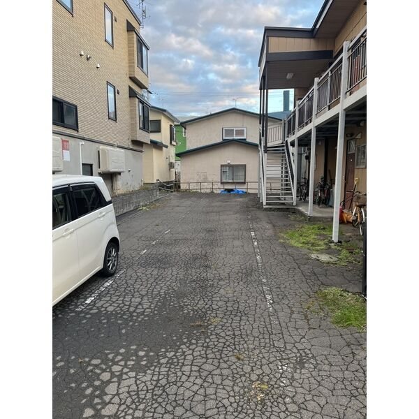 ヴォラハイツ 駐車場