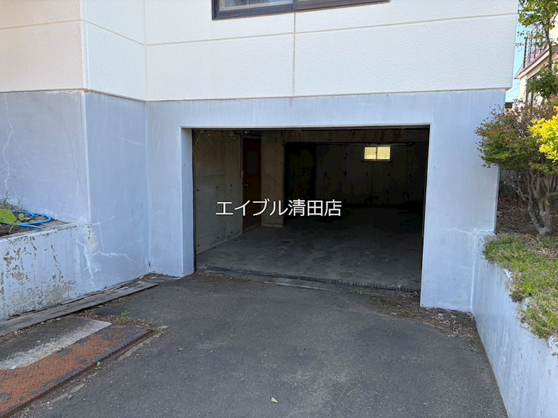 青葉町9丁目山口邸貸家 駐車場
