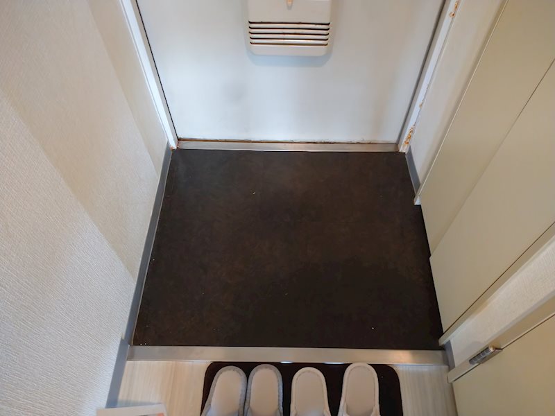テラ元町 玄関