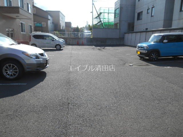 ノースメイプル 駐車場