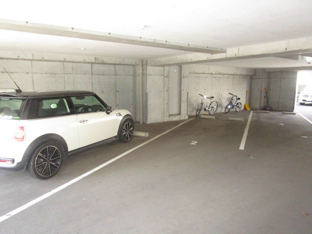 カンナスプレイド 駐車場