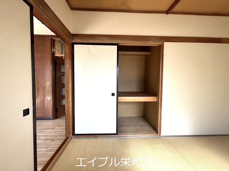 幌向南4条2丁目貸家 収納