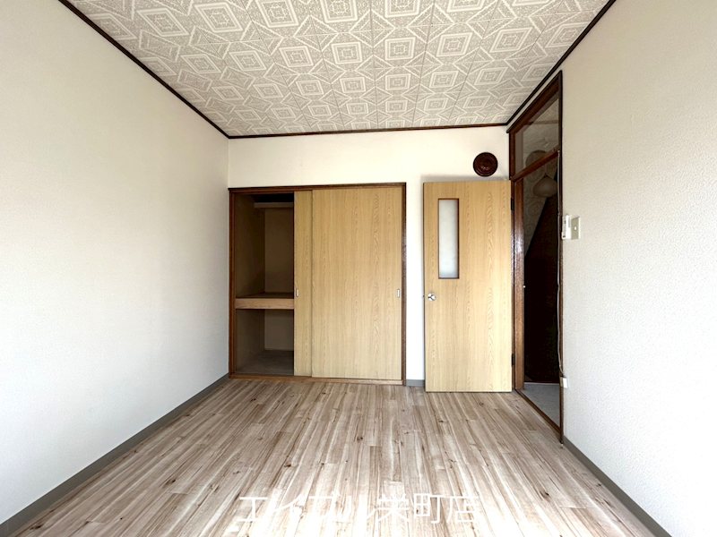 幌向南4条2丁目貸家 収納
