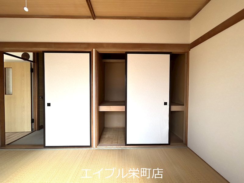 幌向南4条2丁目貸家 収納