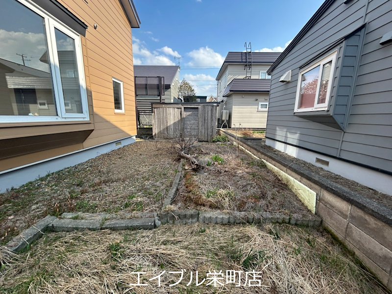 幌向南4条1丁目貸家 庭