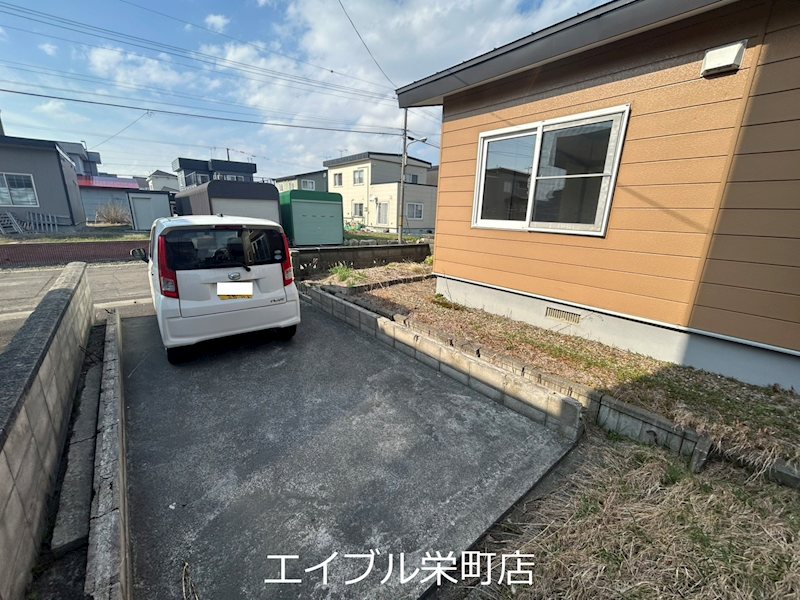 幌向南4条1丁目貸家 駐車場