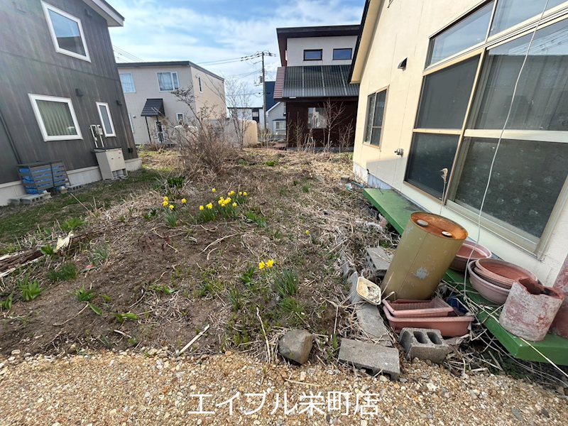 幌向南2条4丁目貸家 庭
