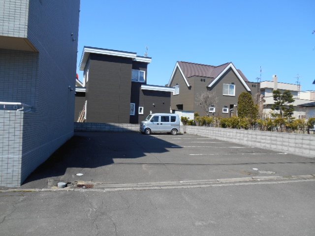 ASAHIアンソレイエ 駐車場