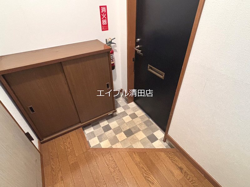 シャイニングコーポB 玄関