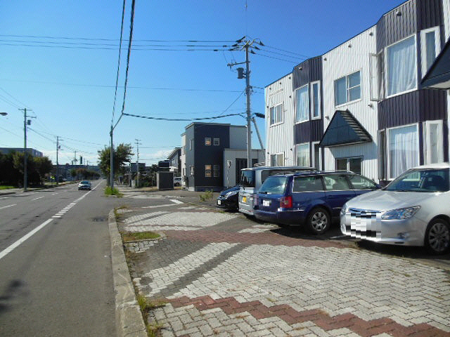 シャイニングコーポB 駐車場