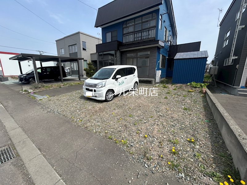 ５条西１３丁目貸家 駐車場