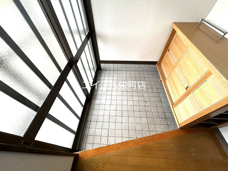 北本町東4丁目貸家 玄関