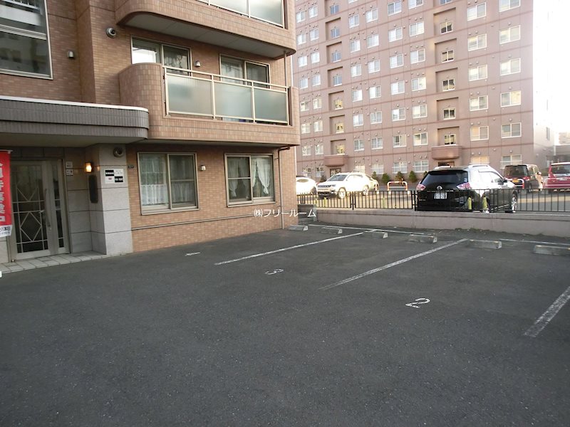 イデアル福住 駐車場