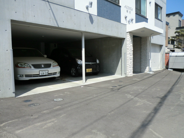 ALESTA福住 駐車場