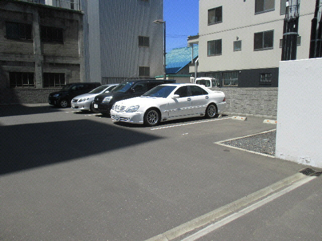 ルラシオン北9条通 駐車場