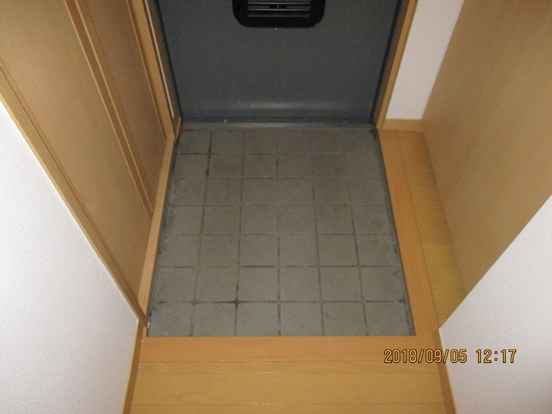 オランジュ元町 玄関