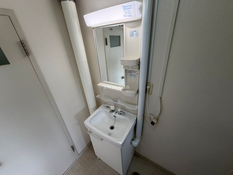 札幌西月寒団地5号棟 洗面所