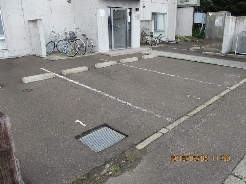 エルマーノN24 駐車場