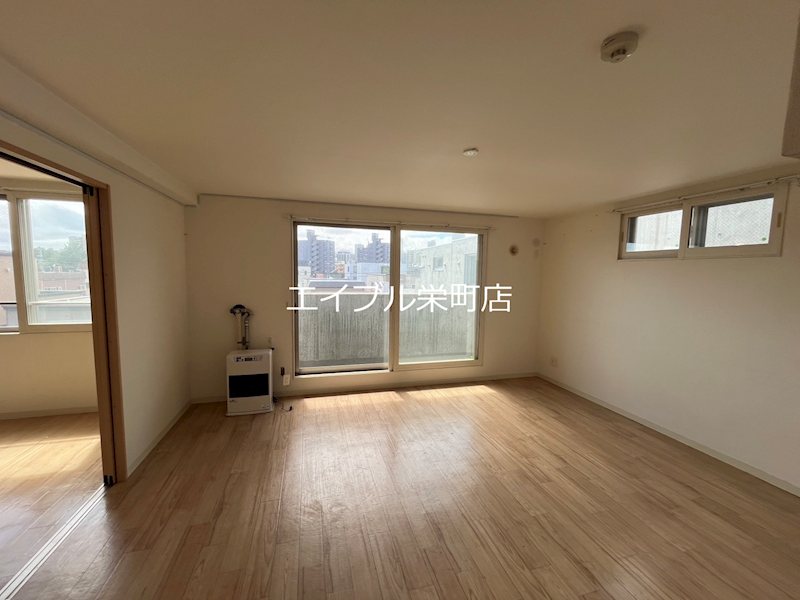 北海道札幌市東区北九条東１０丁目 リビング