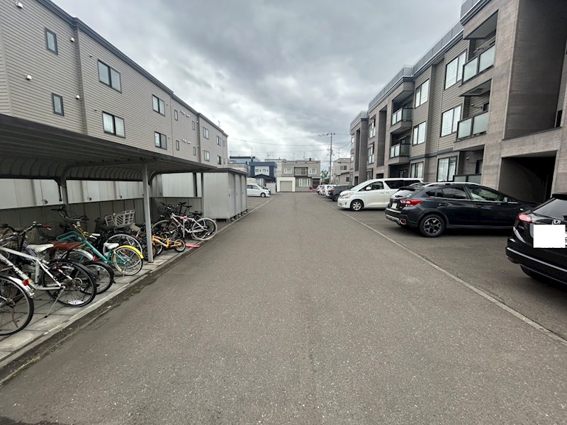 グラヴィス 駐車場