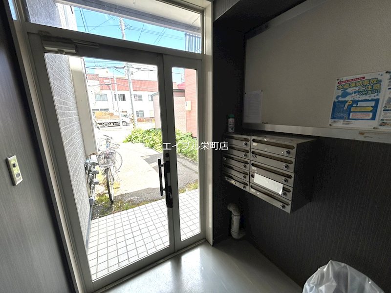 北海道札幌市東区北三十五条東１４丁目 エントランス