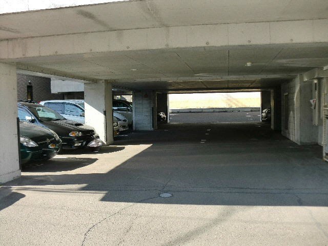 グリーンパレス 駐車場
