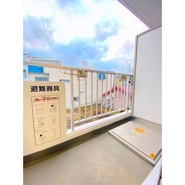 北海道札幌市東区北七条東４丁目 ベランダ