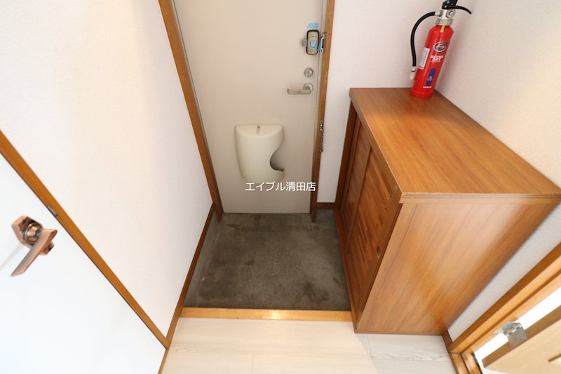 ハイツひろ 玄関