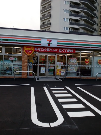 メゾンドルポ コンビニ