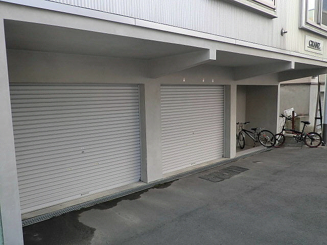 グランツ 駐車場