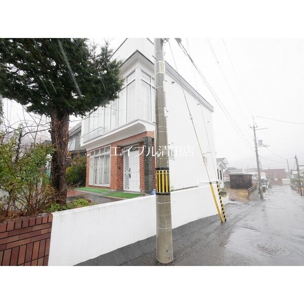 川沿１条６丁目貸家 庭