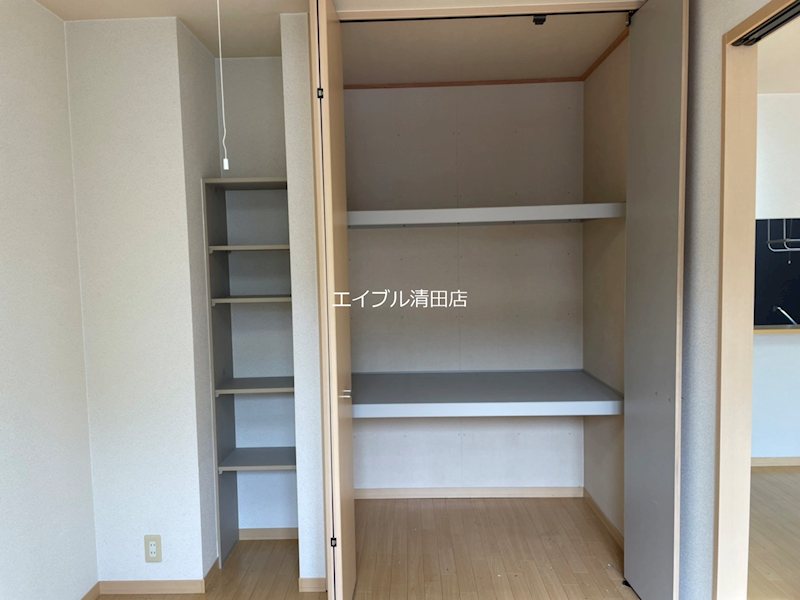 ディアス里塚A 収納