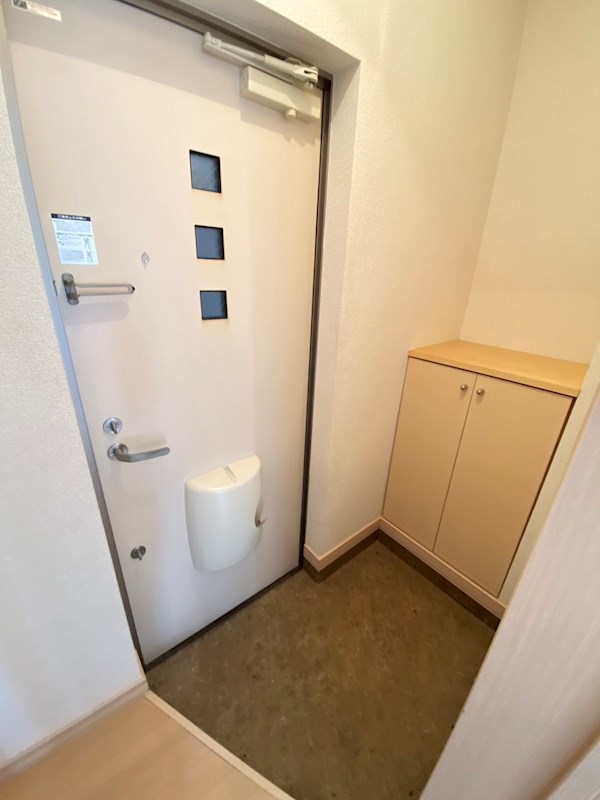 北海道札幌市東区北十二条東１１丁目 玄関