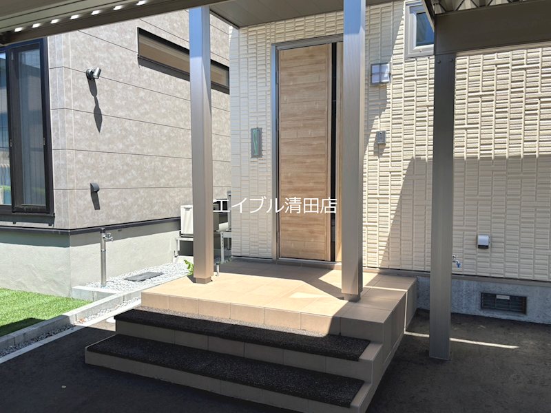 平岡2条2丁目貸家 エントランス