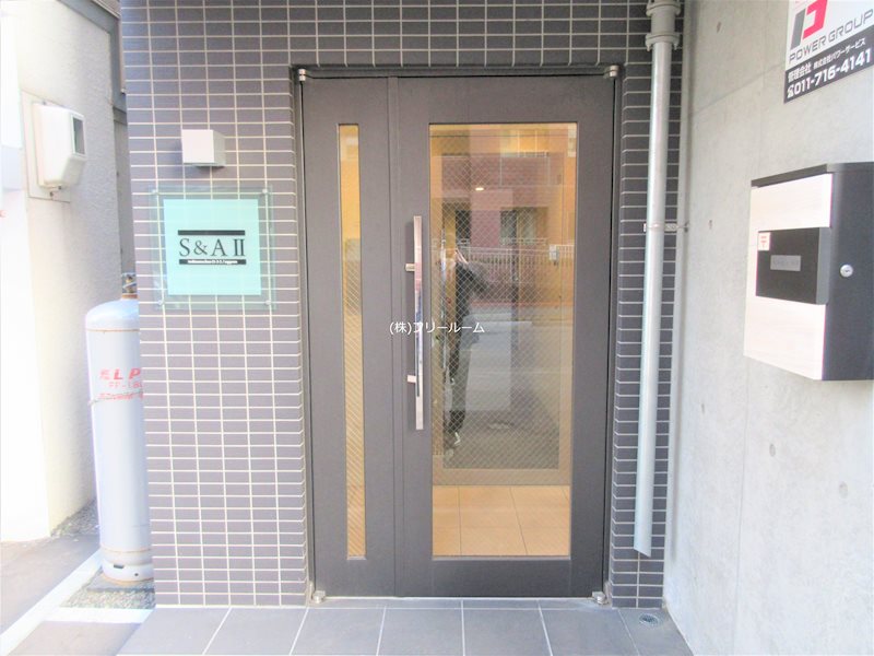 S＆AⅡ エントランス
