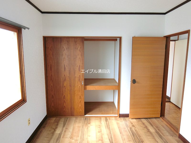 南沢6条3丁目戸建 収納