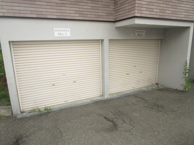 グランステージ百合が原 駐車場