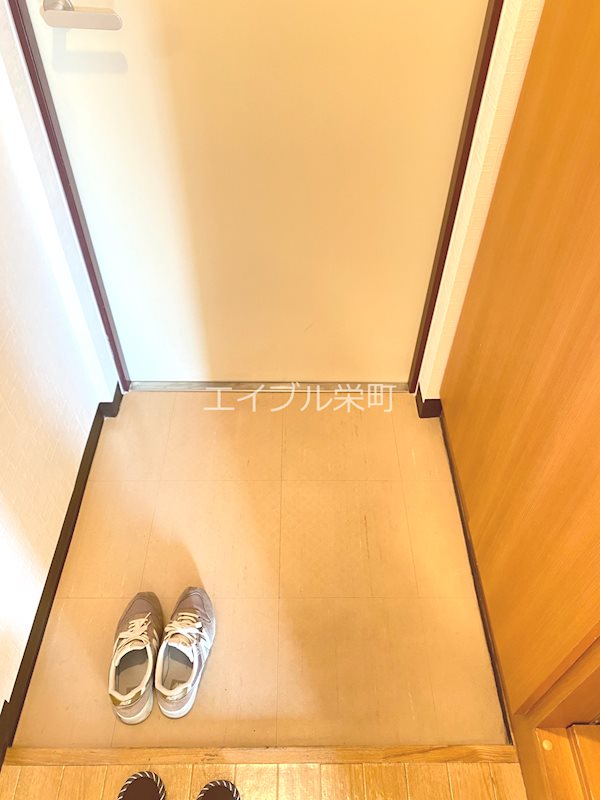 オーパ 玄関