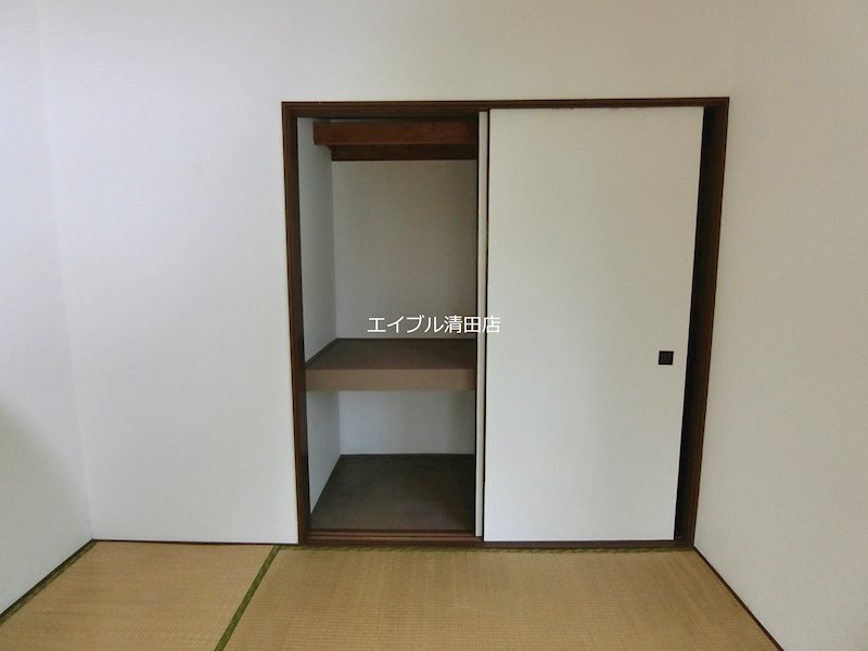 南沢6条2丁目10-12貸家 収納