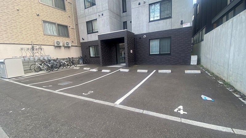 ジーハイム西岡 駐車場