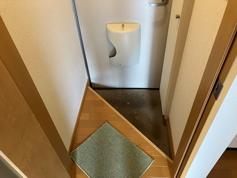 ウイングコート札幌Ⅱ 玄関
