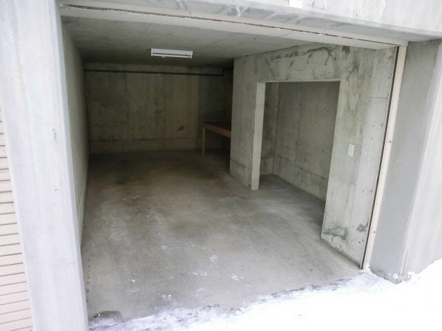 コーポ藤 駐車場