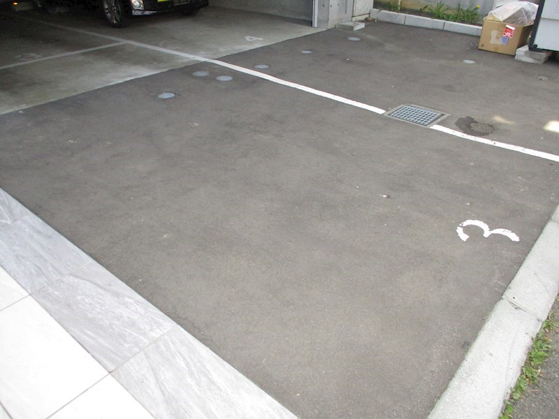 KCU弐番館 駐車場