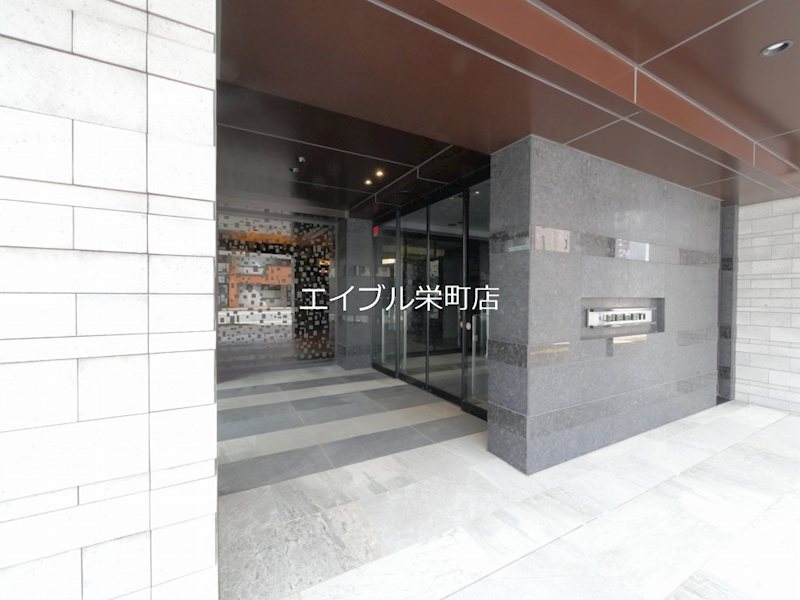 レーベン北大前 エントランス