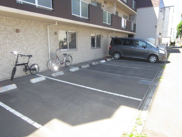 北海道札幌市東区北十七条東９丁目 駐車場